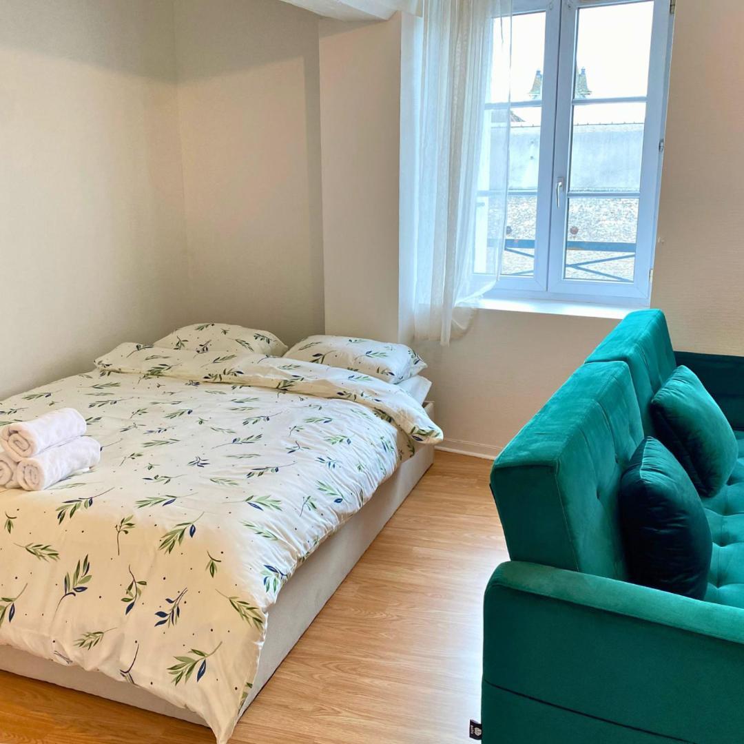 Appartement Charmant Studio A Étampes Extérieur photo
