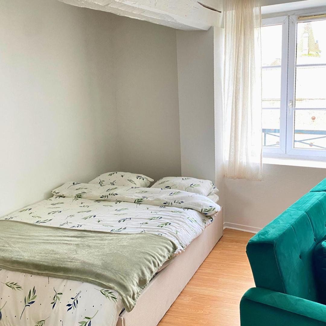 Appartement Charmant Studio A Étampes Extérieur photo